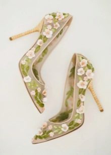 Zapatos con flores