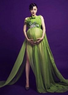 Lange groene zwangerschapsjurk tot op de grond