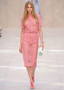 Rozā gipūras midi kleita