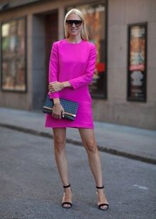 Розова рокля с А-силует