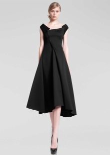 Schwarzes A-Linien-Kleid