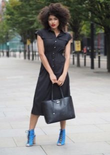 Fitted shirt dress with elastic