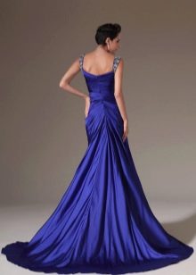 Mėlyna suknelė su traukiniu - vaizdas iš nugaros