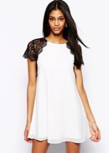 Gaun A-Line Putih dengan Lengan Renda Hitam