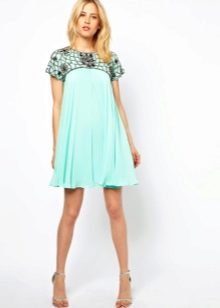 A-line dress with short sleeves
