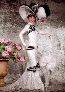 Šaty mořské panny Audrey Hepburn