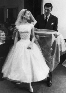 فستان زفاف أودري هيبورن بفيونكة جديدة