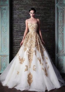 Barokk a vonalú menyasszonyi ruha