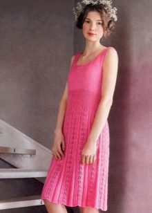 Pletené řasené šaty