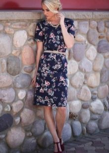 Ljetna ležerna haljina s malim cvjetnim printom
