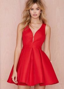 שמלה אדומה מתרחבת