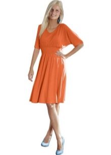 Оранжева рокля с прилепни ръкави