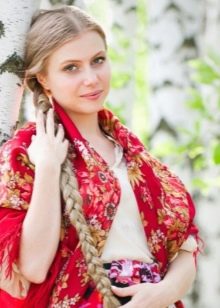  Rusiškas sarafanas, rusiška skarelė, mergina su pynute