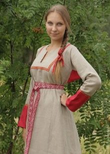  Russisches modernes Leinen-Sommerkleid mit Stickerei und Dekoration