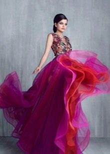 Violetinė vakarinė suknelė