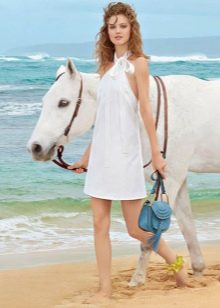 שמלת חוף קיץ עם צווארון קולר