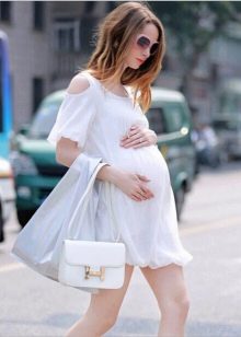 Summer maternity dress with sleeves