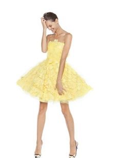 A-line stropløs kjole kort