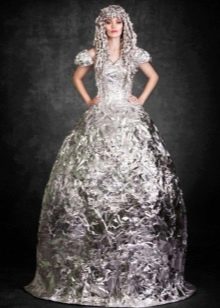 Vestido de papel de aluminio
