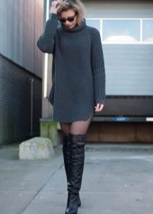 Casual outfit - over the knee boots na may niniting na bag na damit