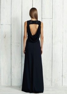 Черна дълга рокля с отворен гръб