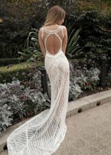 Baju pengantin tanpa belakang