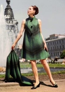Šaty ve stylu A 60. let pro ženy s obdélníkovým tvarem