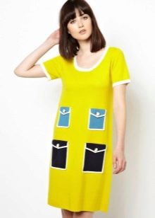60s style yellow dress na may asul at itim na pekeng bulsa