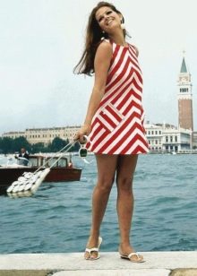 Váy sọc thập niên 60