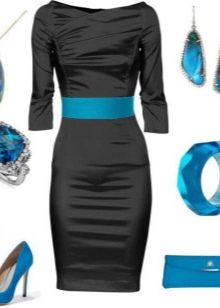 Perhiasan biru kepada gaun hitam