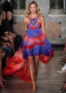 Μοντέρνο πολύχρωμο φόρεμα για τη σεζόν άνοιξη-καλοκαίρι 2016