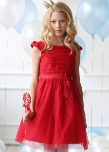 Елегантна рокля за момиче червена
