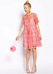 gaun organza merah muda