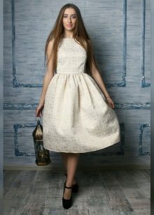 jednostavna haljina od brokata