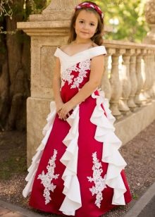 Rode lange jurk voor schoolfeest 4e graad