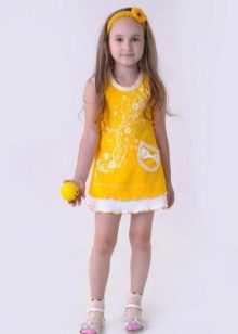 Megzta vasarinė suknelė mergaitei geltona