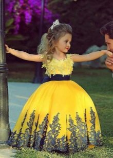 Vestido de fiesta amarillo para jardín de infantes