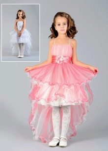 vestido rosa de baile de formatura com frente curta e costas compridas para o jardim de infância