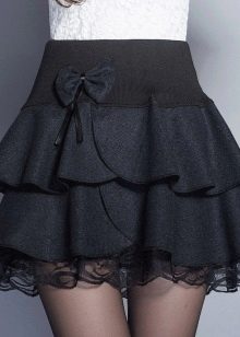 čierna trampolínová sukňa