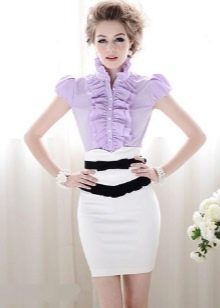 bijela pencil suknja s lila bluzom