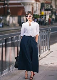 falda larga ancha en estilo urbano