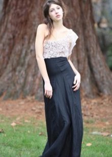 skirt hitam panjang dengan bahagian atas renda