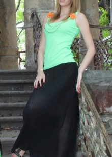 skirt hitam panjang dengan tank top