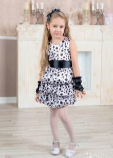 Festliches kurzes Kleid für ein Mädchen von 5 Jahren
