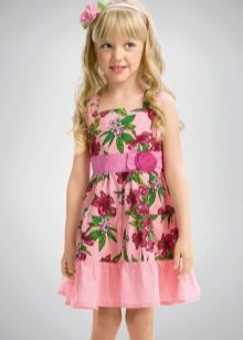 Rozšírené šaty pre dievčatko vo veku 5 rokov