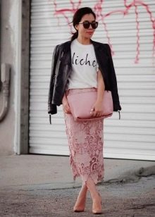 Skirt renda lurus merah jambu