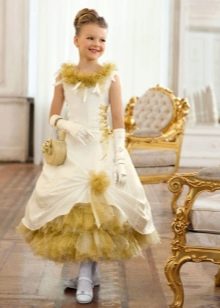 Gaun gebu emas Tahun Baru yang cantik untuk seorang gadis