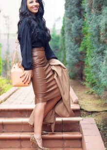 High-waisted leather pencil skirt