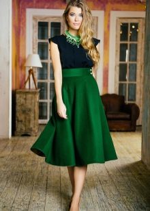 lepršava zelena suknja