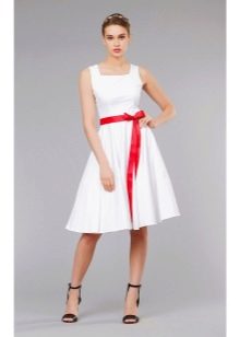 biela sukňa strednej dĺžky